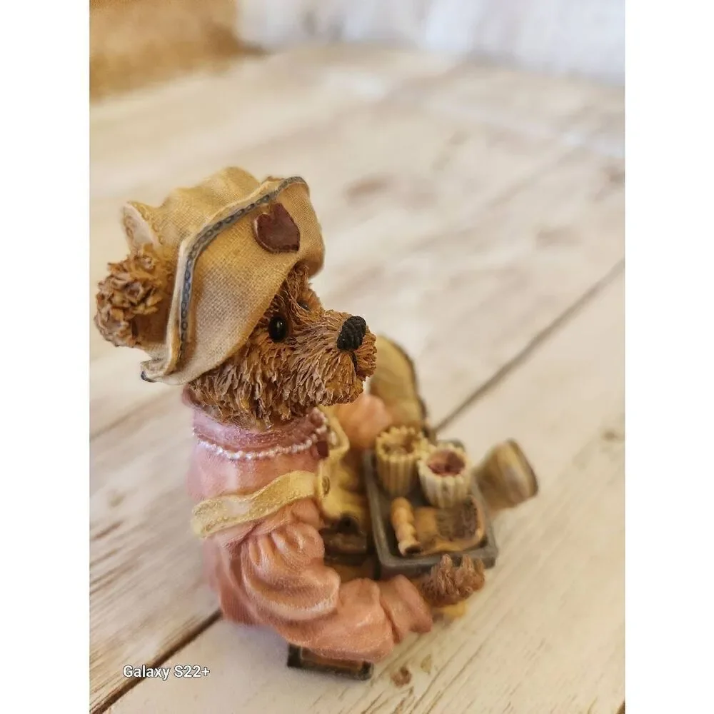 🎁Vintage Boyd's Bears nurse figurine